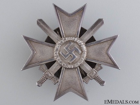 War Merit Cross I Class with Swords, by C. F. Zimmermann (silver, screwback) Obverse