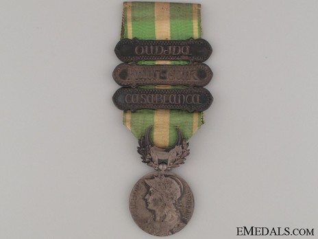 Silver Medal (with 3 clasps, stamped "GEORGES LEMAIRE") Obverse