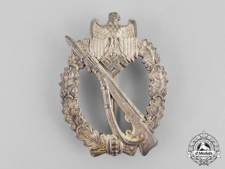 Infantry Assault Badge, by Unknown Maker: M.K. (in silver) Obverse