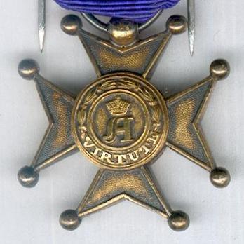 Gold Merit Cross (Civil Division) Obverse