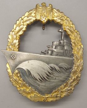 Destroyer War Badge, by Gebrüder Wegerhoff Obverse