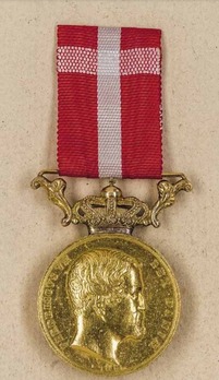 Medal Ingenio et Arti in Gold, Type II (with crown) 