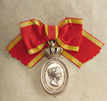 Honour Decoration for Women, II Division Obverse