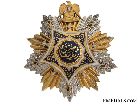 Grand Officer Breast Star (with Hawk suspension, 1972-) Obverse