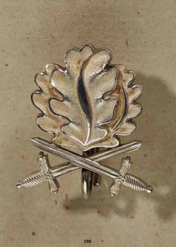 Oak Leaves with Swords to the Knight’s Cross of the Iron Cross (by Godet, 21) Obverse