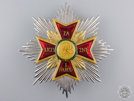 Order of the White Eagle, Breast Star (1941-1989) Obverse