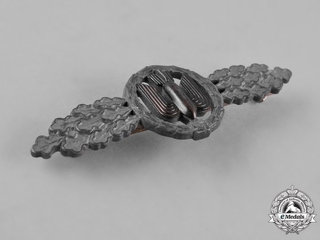 Bomber Clasp, in Silver (in zinc) Obverse