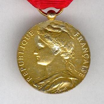 Gilt Medal (stamped "A BORREL," 1974-) Obverse