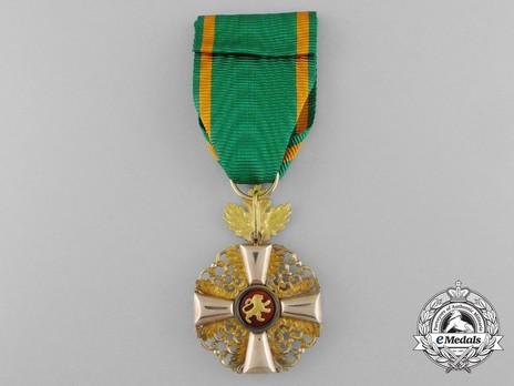Order of the Zähringer Lion, I Class Knight (with oak leaves, in gold) Reverse with Ribbon