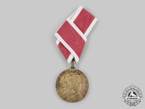 Ante Pavelic Gold Bravery Medal, in silver gilt