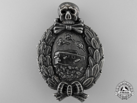 Tank Crew Commemorative Badge (in silver) Obverse