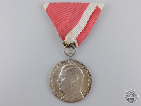 Small Silver Medal Obverse
