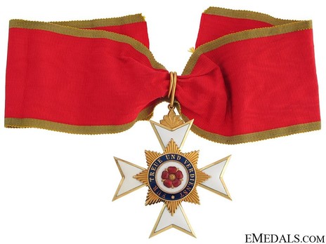 House Order of the Honour Cross, Type II, II Class Cross (in gold) Obverse
