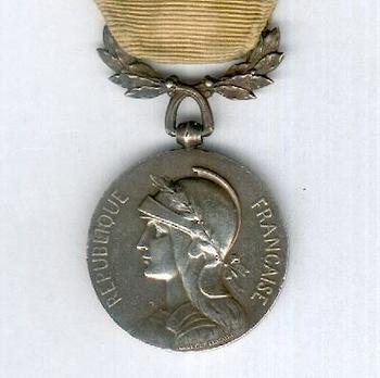 Silver Medal (intermediate version, with "MAROC" clasp, stamped "GEORGES LEMAIRE," 1913) Obverse
