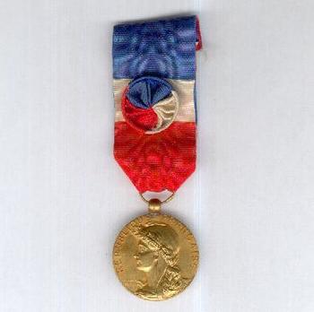 Gilt Medal (stamped "LUCIEN LAROCHETTE", "MOURGEON") Obverse