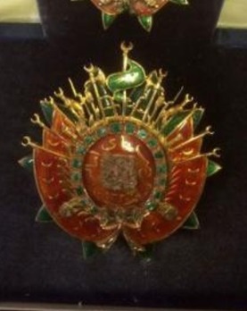 Order of the Fundamental Pact, Grand Cross Breast Star