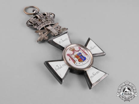 House Order of Duke Peter Friedrich Ludwig, Military Division, Grand Cross (with silver crown, swords on ring) Reverse