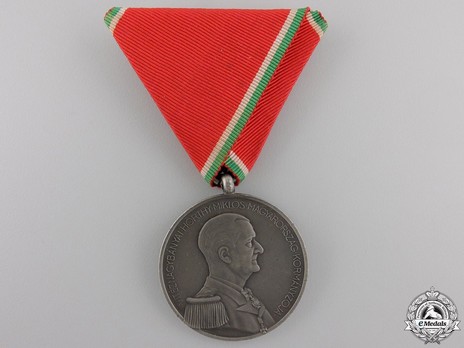 Bravery Medal, Silver Medal Obverse