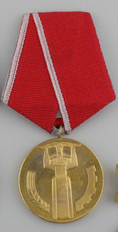 Medal+for+the+25th+anniversary+of+people%27s+power