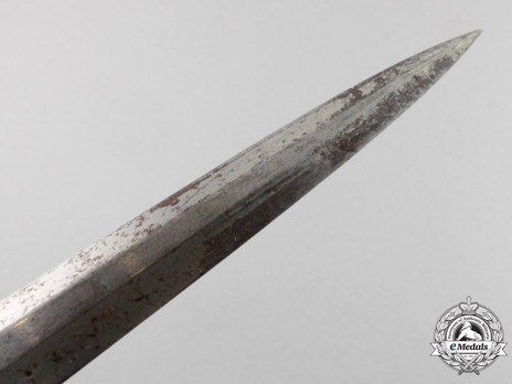 Luftwaffe F. W. Höller-made 2nd pattern Dagger Blade Tip Detail