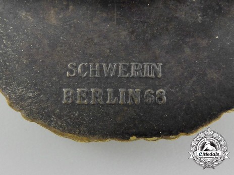 Destroyer War Badge, by C. Schwerin (in tombac) Detail