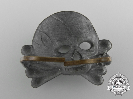 Allgemeine SS Metal Cap Death's Head Type I (zinc) Reverse