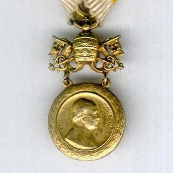 Miniature Bene Merenti (Type VII) Gold Medal Obverse
