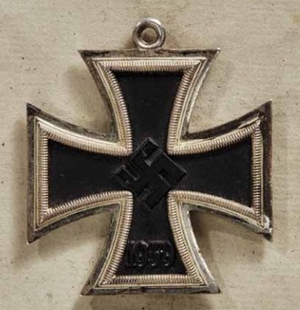 Knight's Cross of the Iron Cross, by Steinhauer & Lück (Type A, 800) Reverse