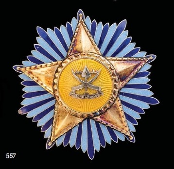 Esteemed Order of the Crown of Pahang, Knight Companion Breast Star