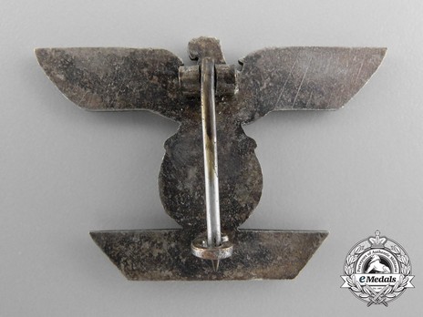 Clasp to the Iron Cross I Class, Type II, by W. Deumer (unmarked) Reverse