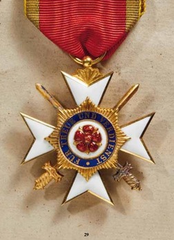 House Order of the Honour Cross, Type I, II Class Cross with Swords Obverse